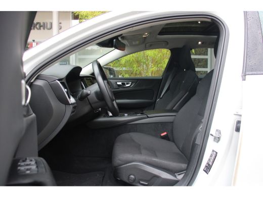 Volvo  V60 2.0 T6 Recharge AWD R-Design | Panoramadak | Adaptive Cruise | BLIS | Camera | Stuur/stoelverwarming ActivLease financial lease