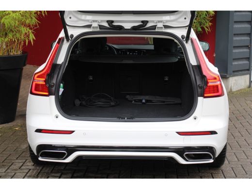 Volvo  V60 2.0 T6 Recharge AWD R-Design | Panoramadak | Adaptive Cruise | BLIS | Camera | Stuur/stoelverwarming ActivLease financial lease