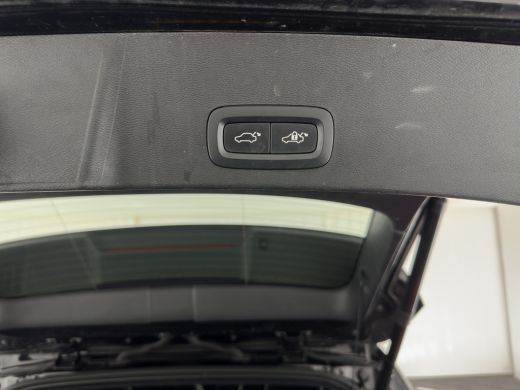 Volvo  XC40 Recharge P8 AWD R-Design [ 3-Fase ] { SOH-89%} (INCL-BTW) *PANO | LEATHER-ALCANTARA | DIGI-COCKPI... ActivLease financial lease