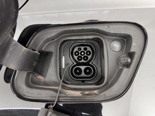 Volvo  XC40 Recharge P8 AWD R-Design [ 3-Fase ] { SOH-89%} (INCL-BTW) *PANO | LEATHER-ALCANTARA | DIGI-COCKPI... ActivLease financial lease