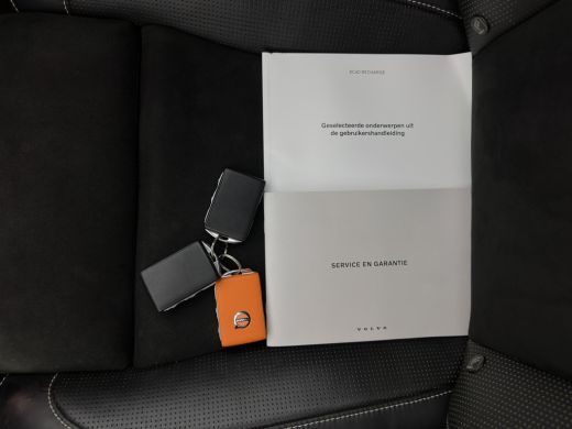 Volvo  XC40 Recharge P8 AWD R-Design [ 3-Fase ] { SOH-89%} (INCL-BTW) *PANO | LEATHER-ALCANTARA | DIGI-COCKPI... ActivLease financial lease