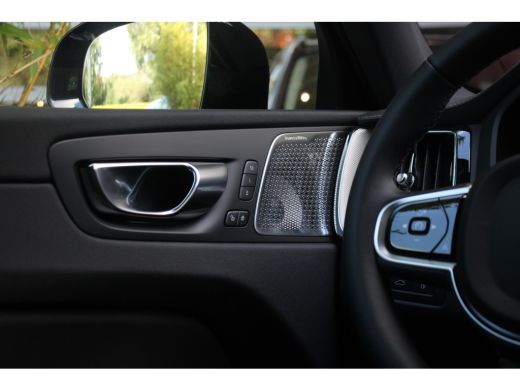 Volvo  XC60 2.0 T6 Plug-in hybrid AWD Ultra Black Edition | Luchtvering | Massage | Bowers&Wilkins | 22" Velg... ActivLease financial lease