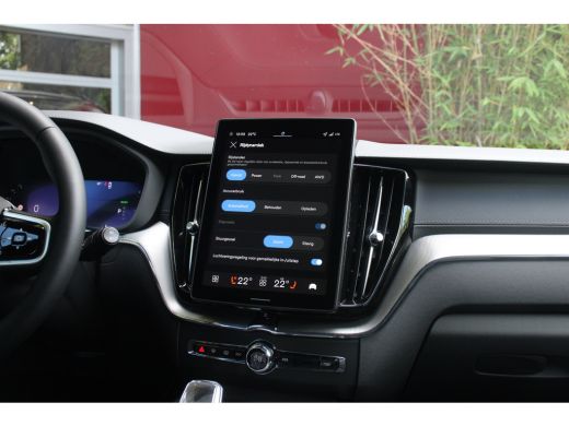 Volvo  XC60 2.0 T6 Plug-in hybrid AWD Ultra Black Edition | Luchtvering | Massage | Bowers&Wilkins | 22" Velg... ActivLease financial lease