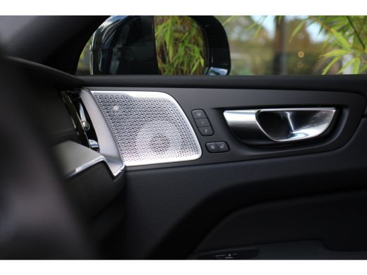 Volvo  XC60 2.0 T6 Plug-in hybrid AWD Ultra Black Edition | Luchtvering | Massage | Bowers&Wilkins | 22" Velg... ActivLease financial lease