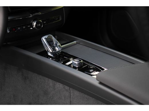 Volvo  XC60 2.0 T6 Plug-in hybrid AWD Ultra Black Edition | Luchtvering | Massage | Bowers&Wilkins | 22" Velg... ActivLease financial lease