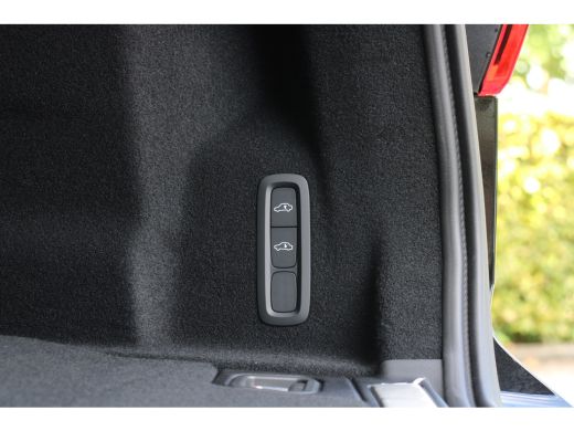 Volvo  XC60 2.0 T6 Plug-in hybrid AWD Ultra Black Edition | Luchtvering | Massage | Bowers&Wilkins | 22" Velg... ActivLease financial lease