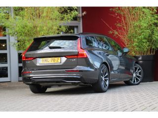 Volvo  V60 2.0 T6 Plug-in hybrid AWD Plus Dark | Trekhaak | 360 Camera | Harman/Kardon | Memory | Pilot Assist