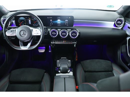 Mercedes-Benz A-Klasse 180 Business Solution AMG | Dealer Onderhouden! | Sfeerverlichting | Widescreen | LED | Sportstoe... ActivLease financial lease