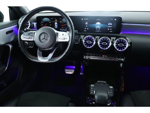 Mercedes-Benz A-Klasse 180 Business Solution AMG | Dealer Onderhouden! | Sfeerverlichting | Widescreen | LED | Sportstoe... ActivLease financial lease