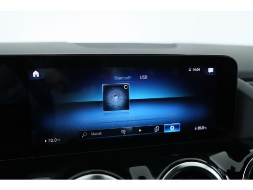 Mercedes-Benz GLA 180 AMG Line | LED | Navi | Camera | Keyless | Sportstoel | Clima | Parkeersensoren V+A | DAB | C... ActivLease financial lease