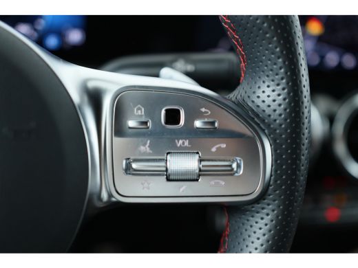 Mercedes-Benz GLA 180 AMG Line | LED | Navi | Camera | Keyless | Sportstoel | Clima | Parkeersensoren V+A | DAB | C... ActivLease financial lease