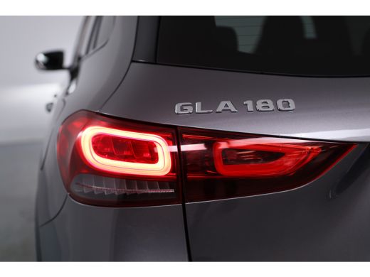 Mercedes-Benz GLA 180 AMG Line | LED | Navi | Camera | Keyless | Sportstoel | Clima | Parkeersensoren V+A | DAB | C... ActivLease financial lease