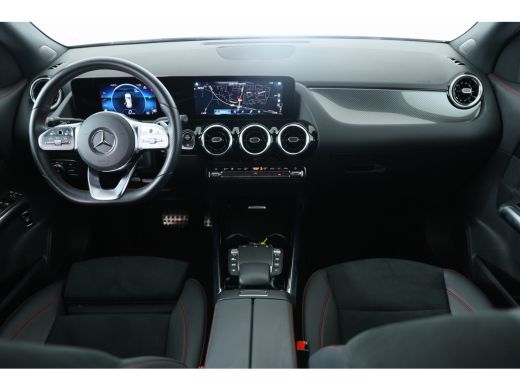 Mercedes-Benz GLA 180 AMG Line | LED | Navi | Camera | Keyless | Sportstoel | Clima | Parkeersensoren V+A | DAB | C... ActivLease financial lease