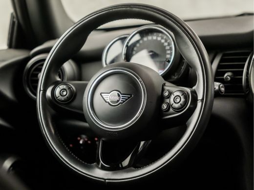 Mini One 1.5 One Sport (NAVIGATIE, CLIMATE, STOELVERWARMING, LM VELGEN, SPORTSTOELEN, PARKEERSENSOREN, CRU... ActivLease financial lease