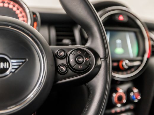 Mini One 1.5 One Sport (NAVIGATIE, CLIMATE, STOELVERWARMING, LM VELGEN, SPORTSTOELEN, PARKEERSENSOREN, CRU... ActivLease financial lease