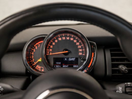 Mini One 1.5 One Sport (NAVIGATIE, CLIMATE, STOELVERWARMING, LM VELGEN, SPORTSTOELEN, PARKEERSENSOREN, CRU... ActivLease financial lease