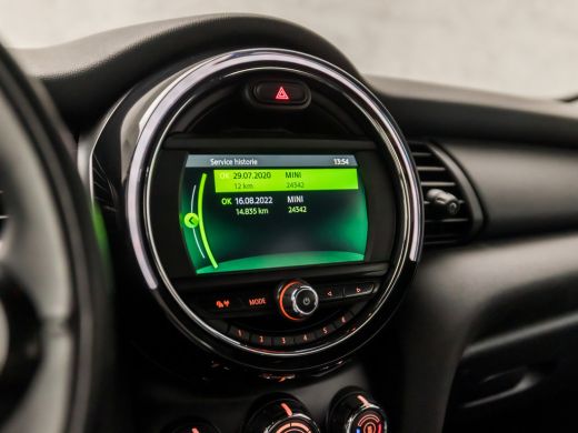 Mini One 1.5 One Sport (NAVIGATIE, CLIMATE, STOELVERWARMING, LM VELGEN, SPORTSTOELEN, PARKEERSENSOREN, CRU... ActivLease financial lease