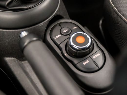 Mini One 1.5 One Sport (NAVIGATIE, CLIMATE, STOELVERWARMING, LM VELGEN, SPORTSTOELEN, PARKEERSENSOREN, CRU... ActivLease financial lease