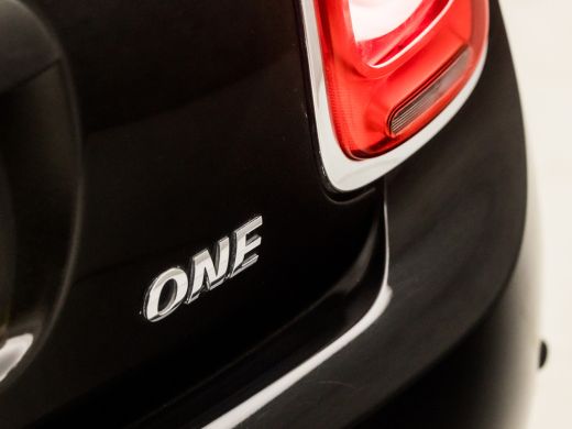 Mini One 1.5 One Sport (NAVIGATIE, CLIMATE, STOELVERWARMING, LM VELGEN, SPORTSTOELEN, PARKEERSENSOREN, CRU... ActivLease financial lease