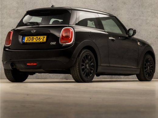 Mini One 1.5 One Sport (NAVIGATIE, CLIMATE, STOELVERWARMING, LM VELGEN, SPORTSTOELEN, PARKEERSENSOREN, CRU... ActivLease financial lease