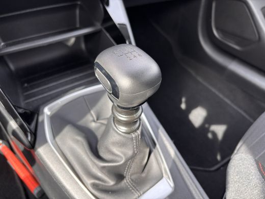 Peugeot 208 1.2 PureTech Active Pack | 100PK Handgeschakeld | All Season Banden | Navigatie | Apple Carplay /... ActivLease financial lease