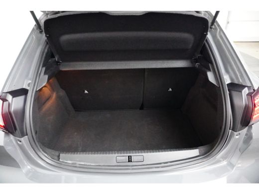 Peugeot 208 GTHYBRID 136PK GT AUTOMAAT | Clima | Camera | Cruise | Pdc v&a | Pano | LED | ActivLease financial lease