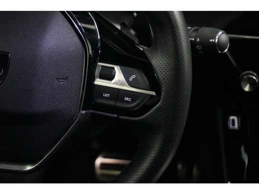Peugeot 208 GTHYBRID 136PK GT AUTOMAAT | Clima | Camera | Cruise | Pdc v&a | Pano | LED | ActivLease financial lease