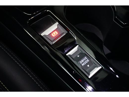 Peugeot 208 GTHYBRID 136PK GT AUTOMAAT | Clima | Camera | Cruise | Pdc v&a | Pano | LED | ActivLease financial lease