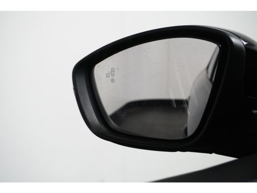 Peugeot 208 GTHYBRID 136PK GT AUTOMAAT | Clima | Camera | Cruise | Pdc v&a | Pano | LED | ActivLease financial lease