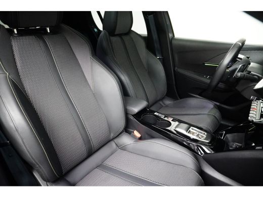 Peugeot 208 GTHYBRID 136PK GT AUTOMAAT | Clima | Camera | Cruise | Pdc v&a | Pano | LED | ActivLease financial lease