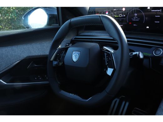Peugeot e-3008 GT Avantage 210 73 kWh Warmtepomp | Camera | Alcantara | Navigatie | Carplay | Elektrische Klep ActivLease financial lease