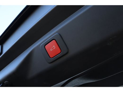 Peugeot e-3008 GT Avantage 210 73 kWh Warmtepomp | Camera | Alcantara | Navigatie | Carplay | Elektrische Klep ActivLease financial lease