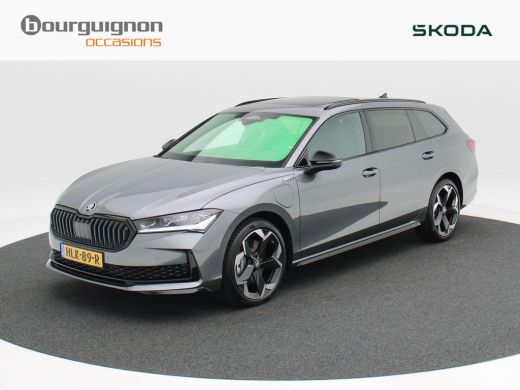 Skoda Superb Combi Sportline Business 1.5 TSi PHEV 204 Pk Automaat | Trekhaak | Panoramadak | LED Matrix | 19 ...