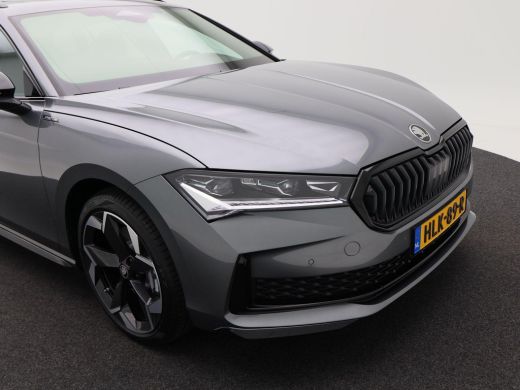 Skoda Superb Combi Sportline Business 1.5 TSi PHEV 204 Pk Automaat | Trekhaak | Panoramadak | LED Matrix | 19 ... ActivLease financial lease