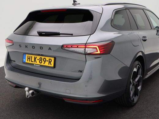 Skoda Superb Combi Sportline Business 1.5 TSi PHEV 204 Pk Automaat | Trekhaak | Panoramadak | LED Matrix | 19 ... ActivLease financial lease