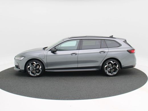 Skoda Superb Combi Sportline Business 1.5 TSi PHEV 204 Pk Automaat | Trekhaak | Panoramadak | LED Matrix | 19 ... ActivLease financial lease