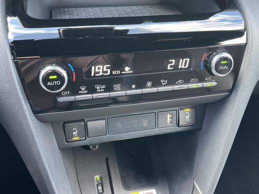 Toyota Yaris Cross 1.5 Hybrid GR Sport | Navigatiesysteem | Stoel- en stuurwielverwarming | PDC ActivLease financial lease
