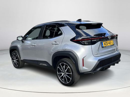Toyota Yaris Cross 1.5 Hybrid GR Sport | Navigatiesysteem | Stoel- en stuurwielverwarming | PDC ActivLease financial lease