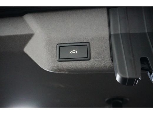 Volkswagen Multivan 1.4 eHybrid L2H1 218PK DSG-6 Style | TREKHAAK | LEDER | CAMERA | | PANORAMADAK | ELEKTR. A. KLEP ... ActivLease financial lease