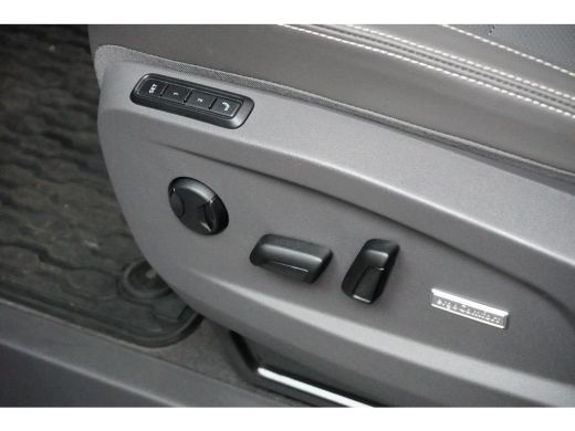 Volkswagen Multivan 1.4 eHybrid L2H1 218PK DSG-6 Style | TREKHAAK | LEDER | CAMERA | | PANORAMADAK | ELEKTR. A. KLEP ... ActivLease financial lease