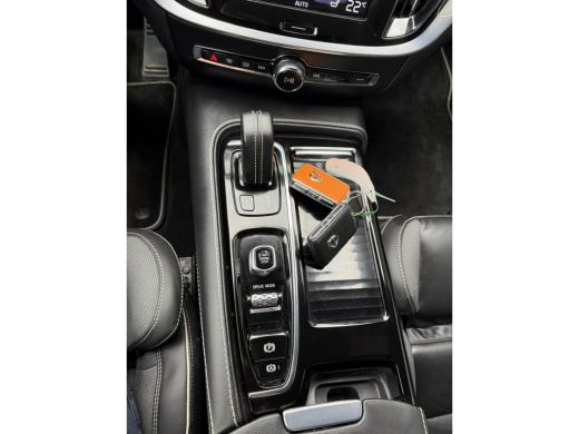 Volvo  V60 2.0 T6 Recharge AWD R-Design Leer,Camera,Harm.Kardon ActivLease financial lease