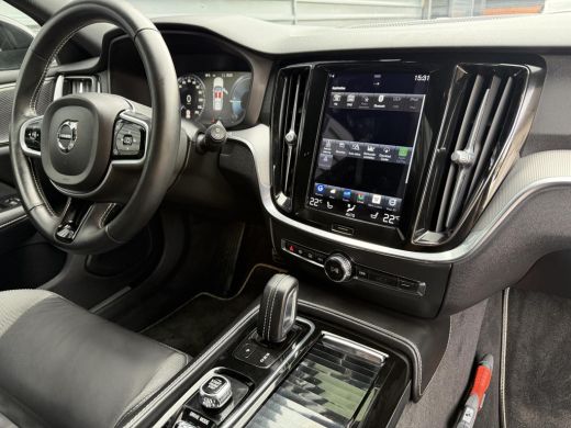 Volvo  V60 2.0 T6 Recharge AWD R-Design Leer,Camera,Harm.Kardon ActivLease financial lease