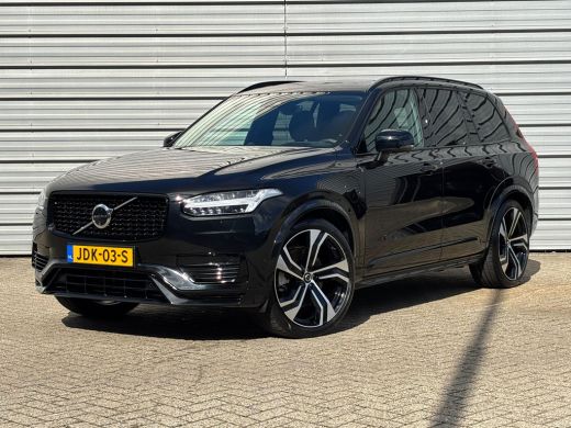 Volvo  XC90 T8 455PK AWD Ultra Dark | Massage | Luchtvering | Trekhaak | 22" | Gelaagd glas
