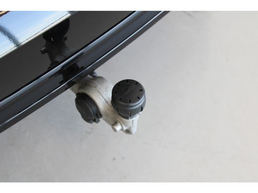 Volvo  XC90 T8 455PK AWD Ultra Dark | Massage | Luchtvering | Trekhaak | 22" | Gelaagd glas ActivLease financial lease