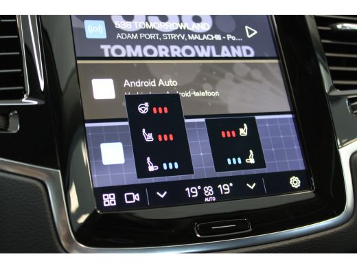 Volvo  XC90 T8 455PK AWD Ultra Dark | Massage | Luchtvering | Trekhaak | 22" | Gelaagd glas ActivLease financial lease