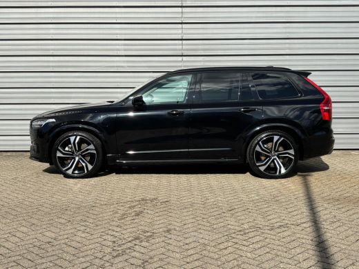 Volvo  XC90 T8 455PK AWD Ultra Dark | Massage | Luchtvering | Trekhaak | 22" | Gelaagd glas ActivLease financial lease