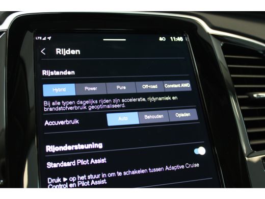 Volvo  XC90 T8 455PK AWD Ultra Dark | Massage | Luchtvering | Trekhaak | 22" | Gelaagd glas ActivLease financial lease