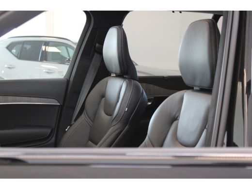 Volvo  XC90 T8 455PK AWD Ultra Dark | Massage | Luchtvering | Trekhaak | 22" | Gelaagd glas ActivLease financial lease