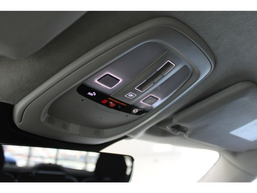 Volvo  XC90 T8 455PK AWD Ultra Dark | Massage | Luchtvering | Trekhaak | 22" | Gelaagd glas ActivLease financial lease