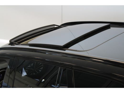 Volvo  XC90 T8 455PK AWD Ultra Dark | Massage | Luchtvering | Trekhaak | 22" | Gelaagd glas ActivLease financial lease